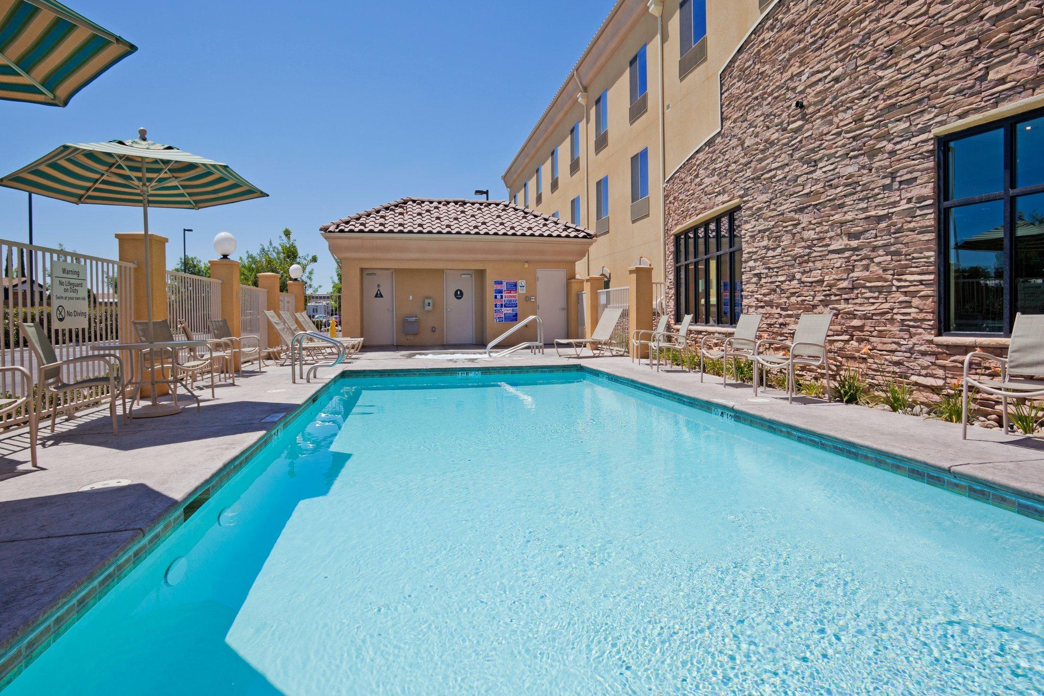 Holiday Inn Express & Suites Clovis Fresno Area By Ihg Dış mekan fotoğraf