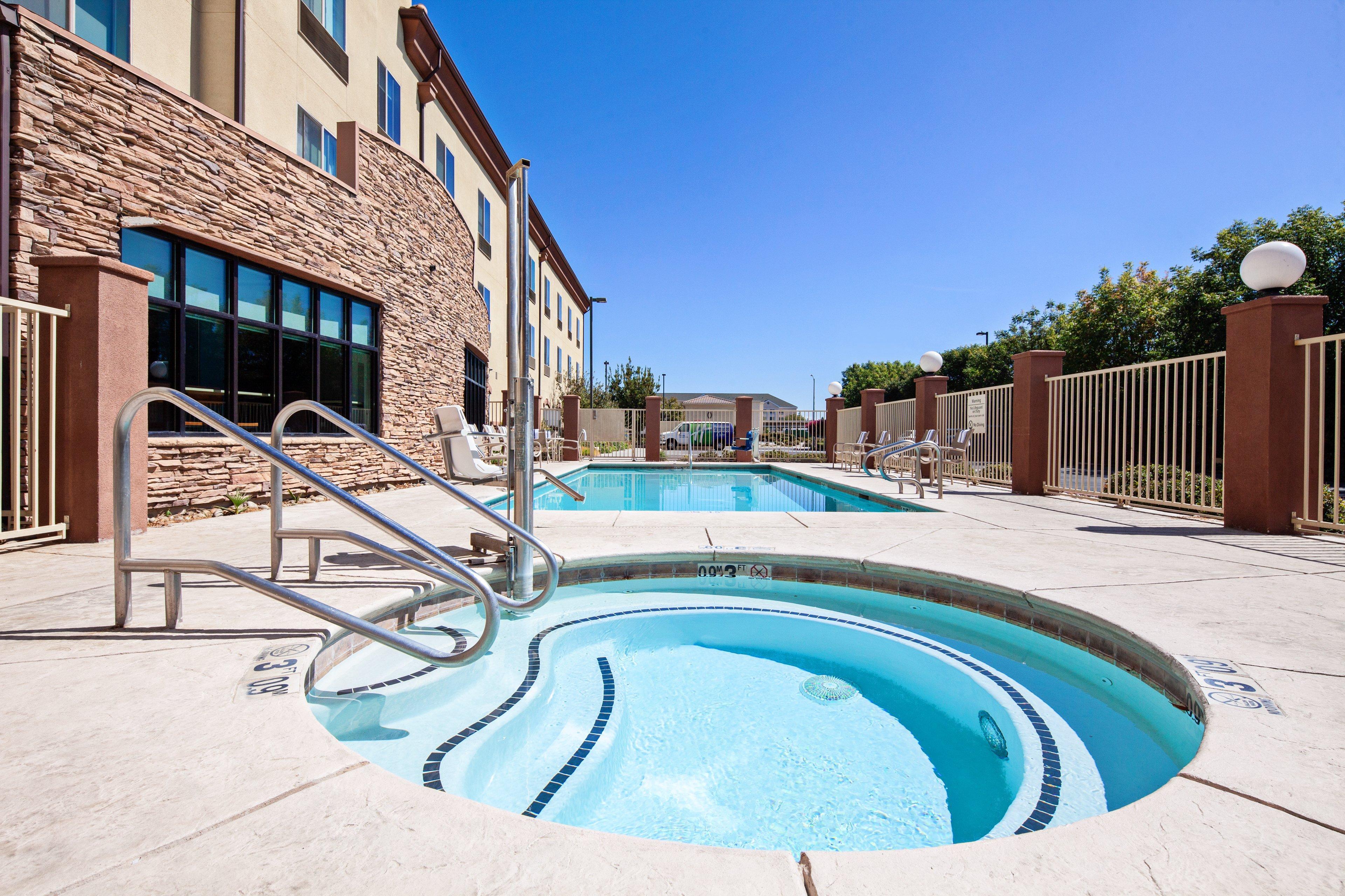 Holiday Inn Express & Suites Clovis Fresno Area By Ihg Dış mekan fotoğraf