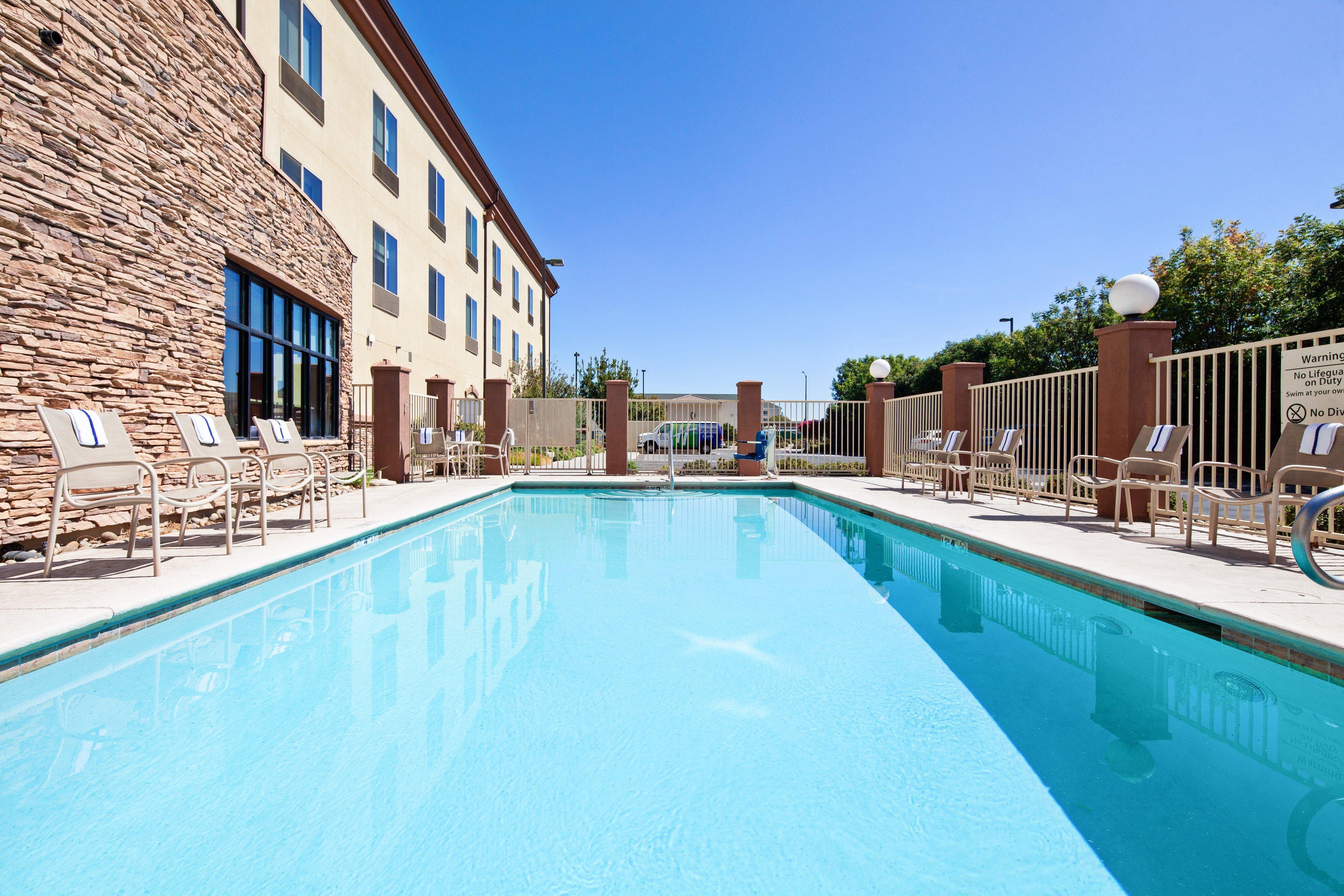 Holiday Inn Express & Suites Clovis Fresno Area By Ihg Dış mekan fotoğraf